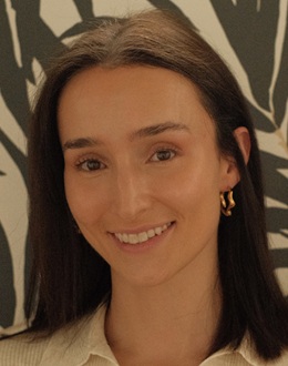 Kat Lindsay Benster is a Staff Therapist at DBT Center of San Diego.